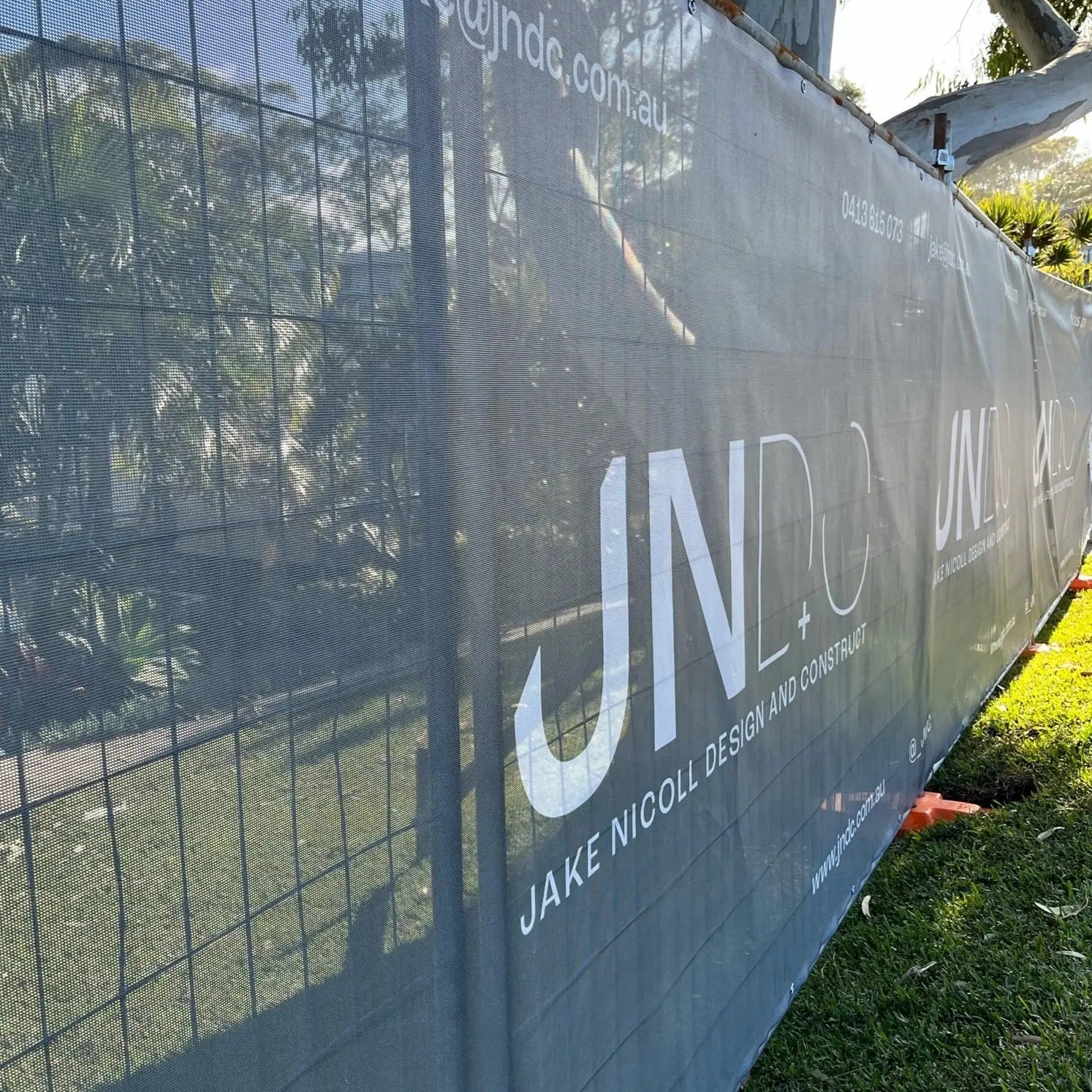 CONSTRUCTION SITE MESH BANNERS - CONTINUOUS ROLL kingsofthetrade